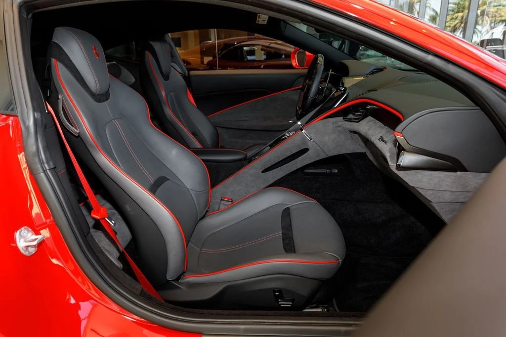 2022 Ferrari Roma - Image 14 of 31