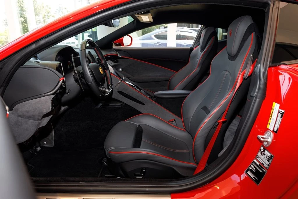 2022 Ferrari Roma - Image 22 of 31