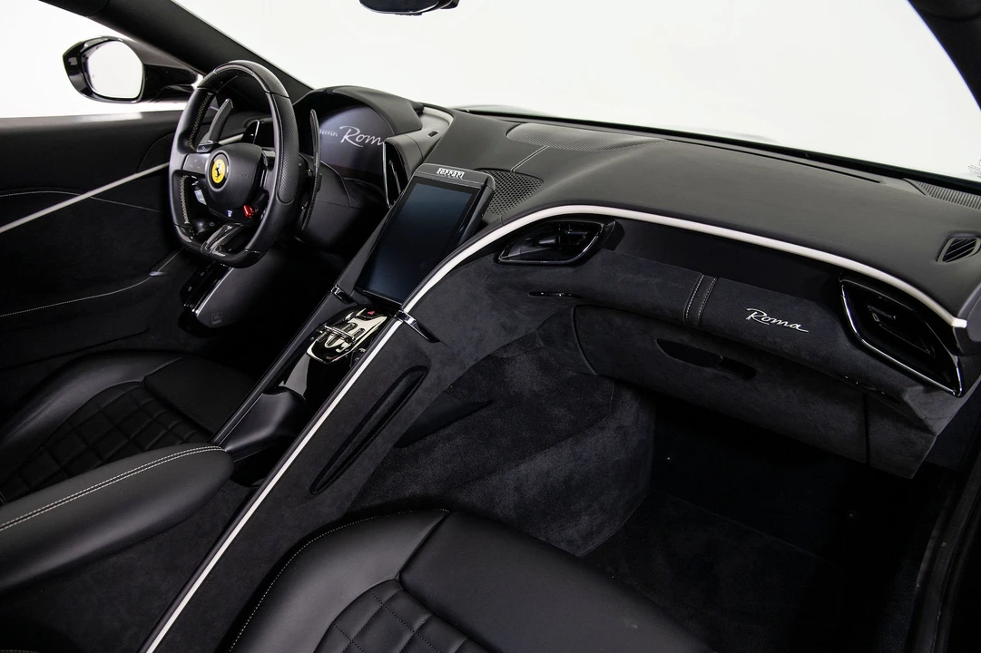 2022 Ferrari Roma - Image 18 of 31