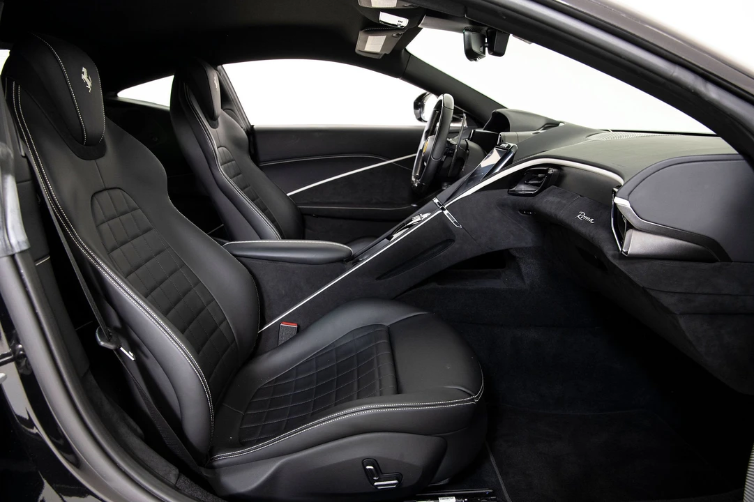 2022 Ferrari Roma - Image 14 of 31