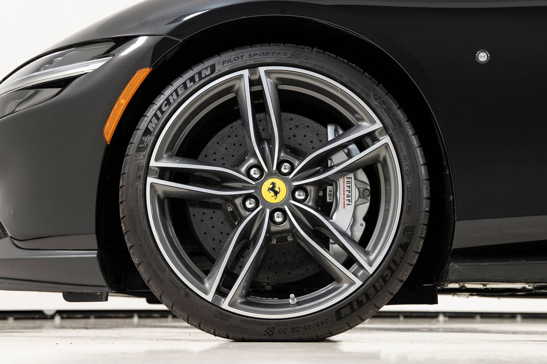 2022 Ferrari Roma - Image 19 of 31