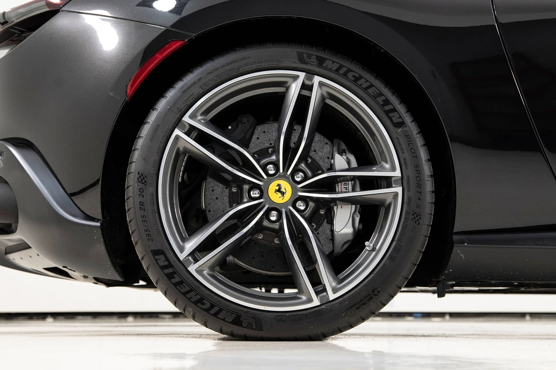 2022 Ferrari Roma - Image 21 of 31