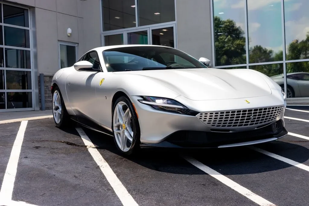 2022 Ferrari Roma - Image 12 of 31