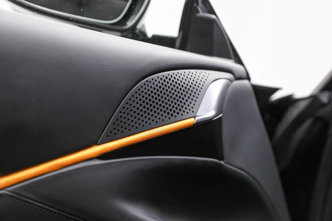 2022 Ferrari Roma - Image 28 of 31