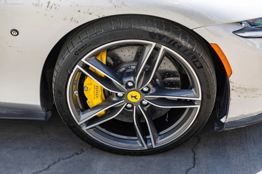 2022 Ferrari Roma - Image 11 of 21