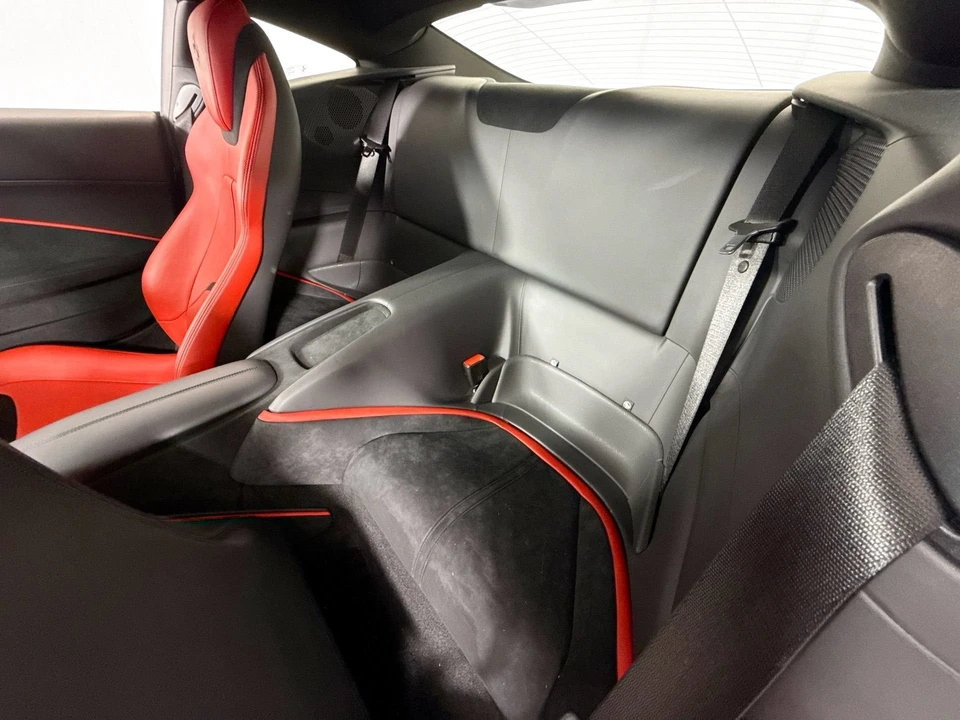 2022 Ferrari Roma - Image 19 of 29