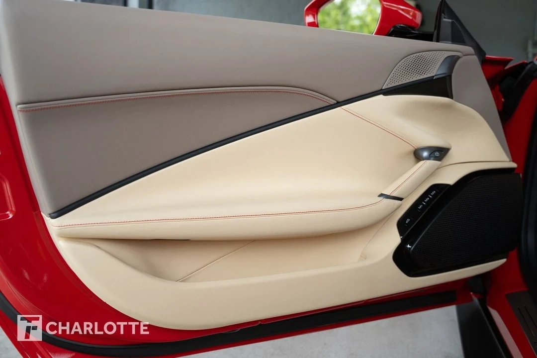 2022 Ferrari Roma - Image 21 of 31