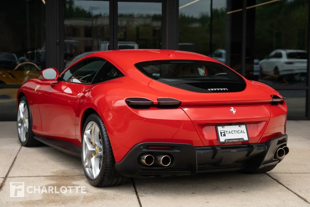 2022 Ferrari Roma - Image 14 of 31