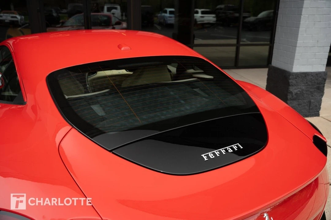 2022 Ferrari Roma - Image 19 of 31