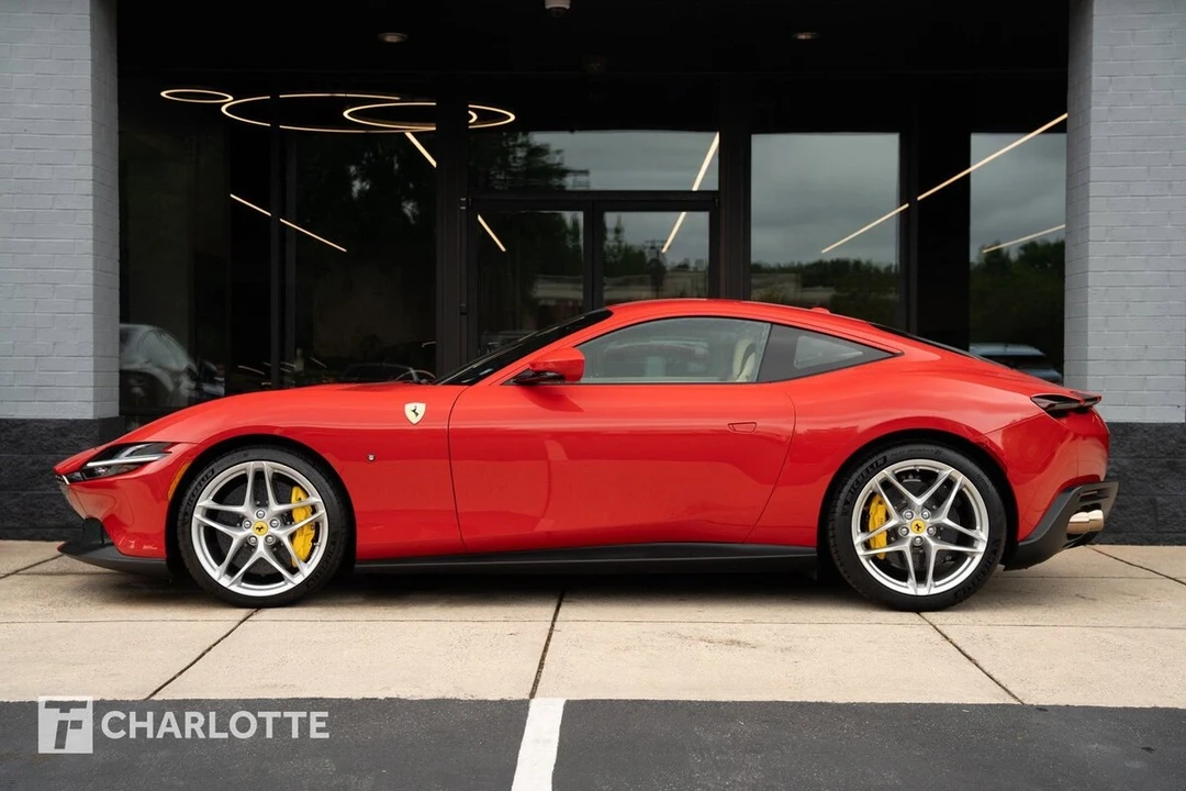 2022 Ferrari Roma - Image 9 of 31
