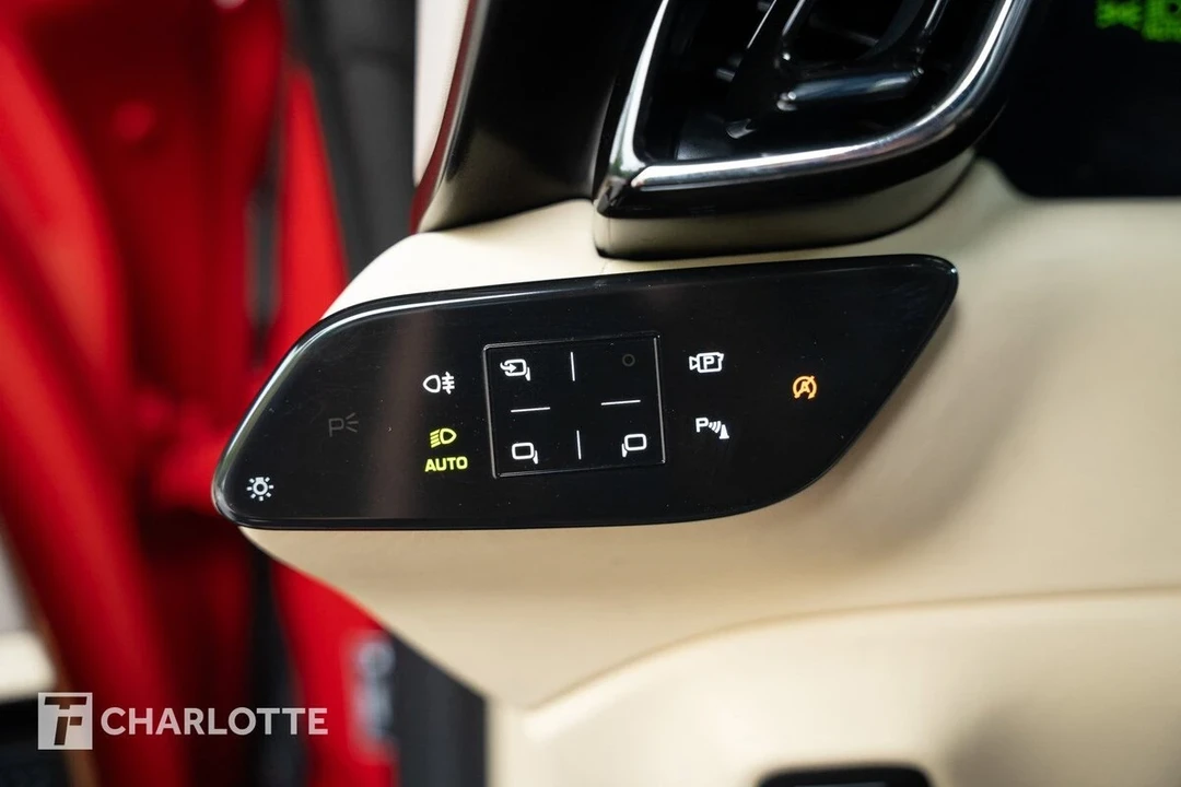 2022 Ferrari Roma - Image 29 of 31