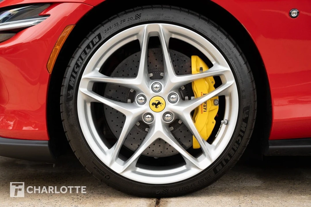 2022 Ferrari Roma - Image 13 of 31