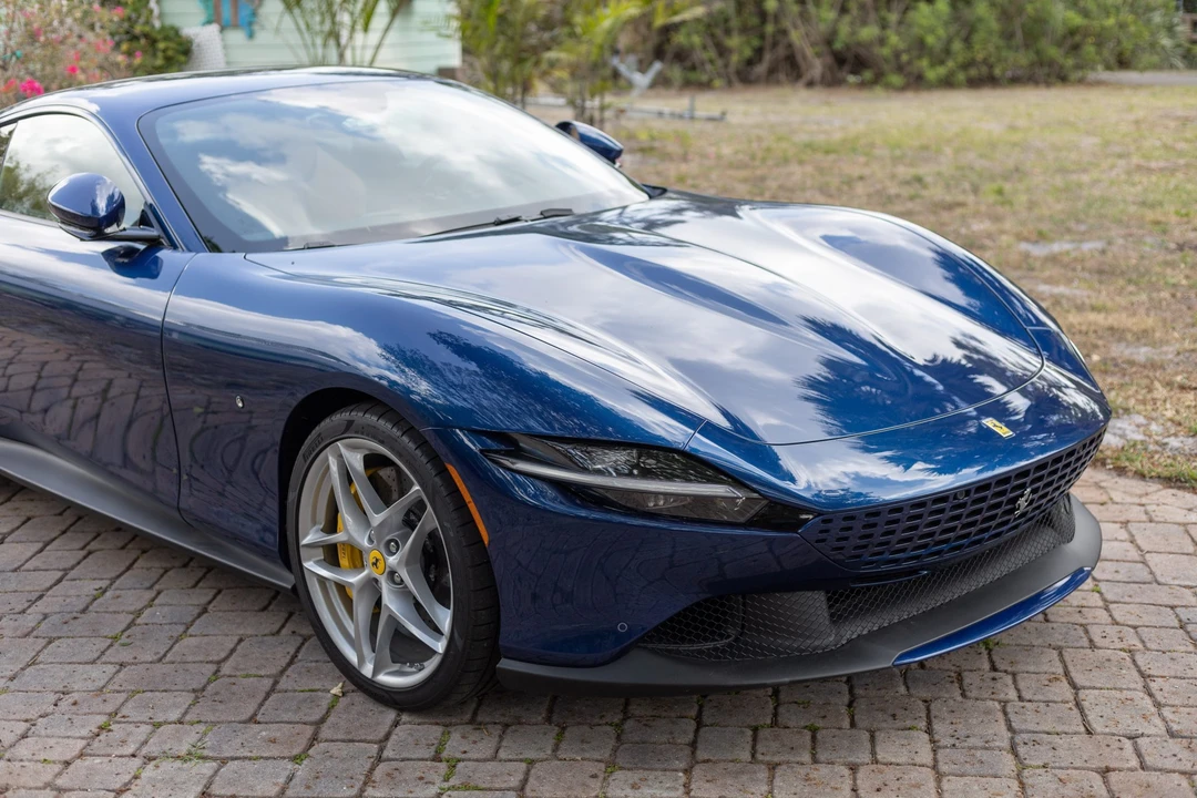 2022 Ferrari Roma - Image 14 of 31
