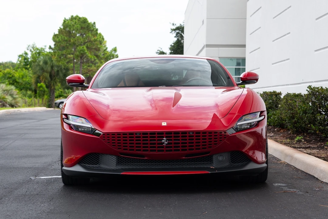 2022 Ferrari Roma - Image 2 of 31
