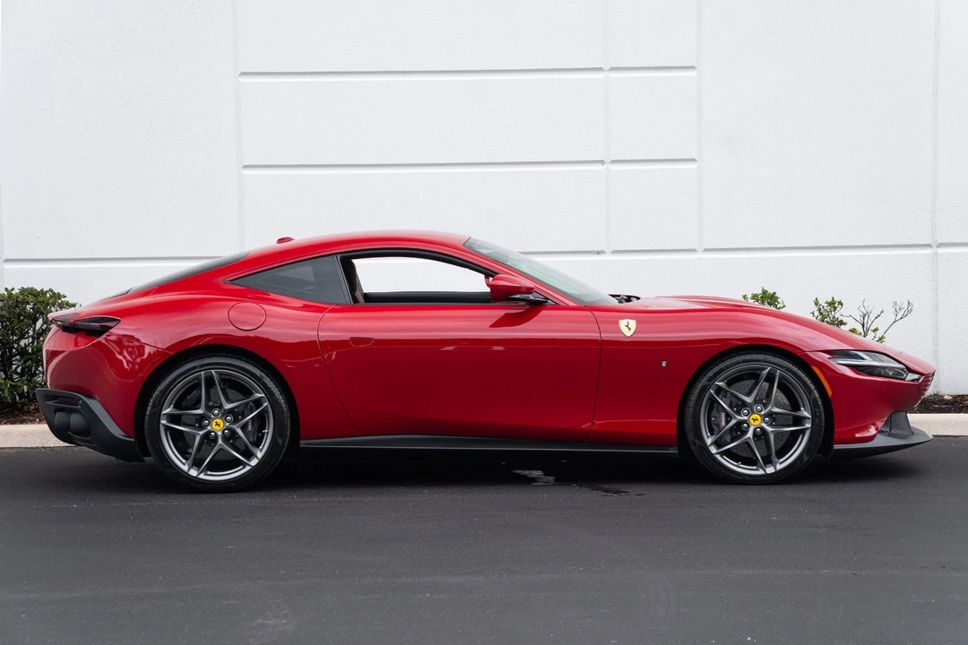 2022 Ferrari Roma - Image 9 of 31