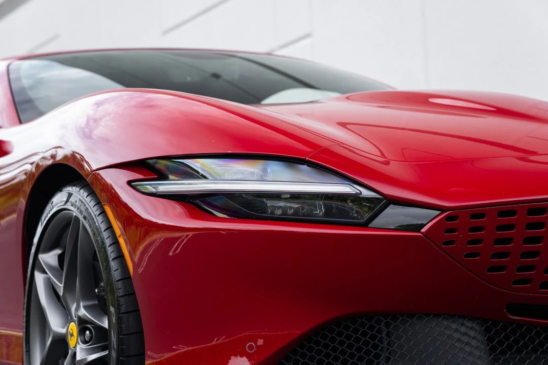 2022 Ferrari Roma - Image 14 of 31