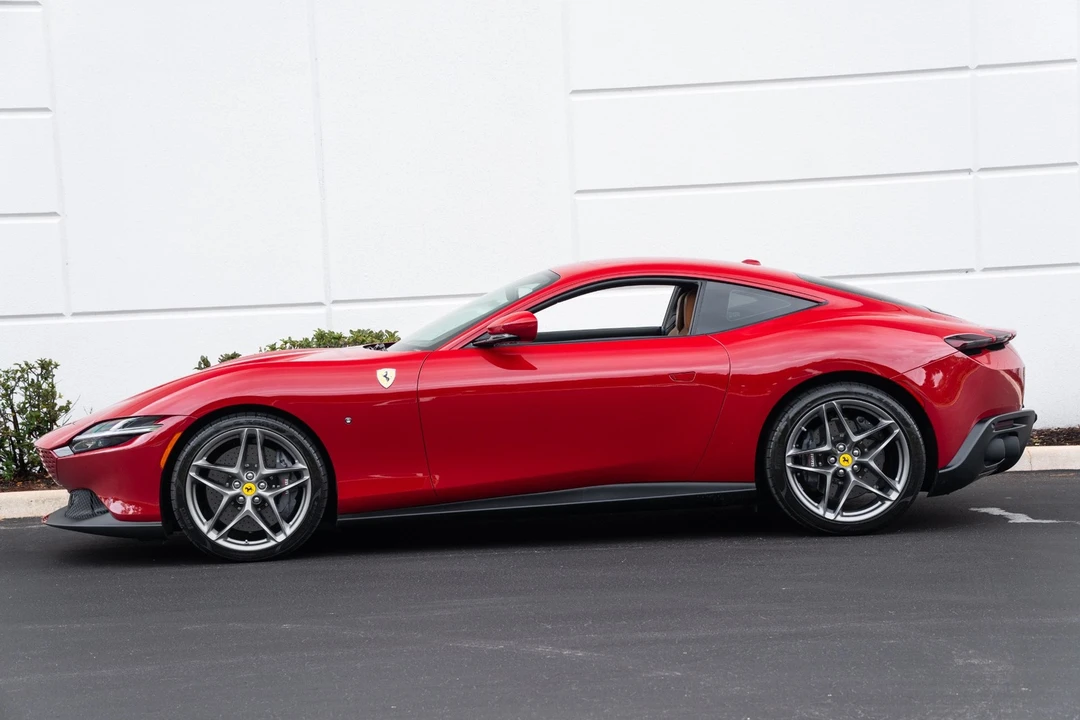 2022 Ferrari Roma - Image 29 of 31