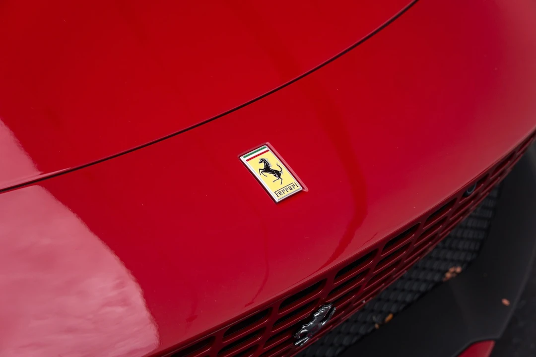 2022 Ferrari Roma - Image 17 of 31