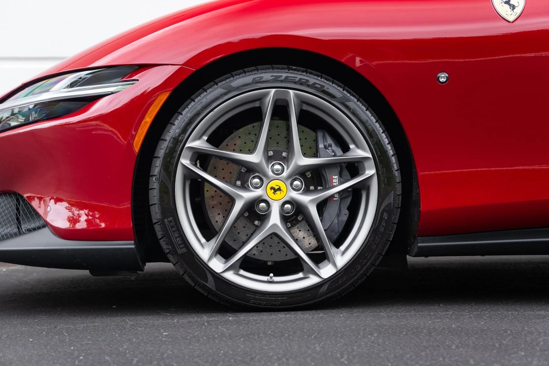 2022 Ferrari Roma - Image 26 of 31