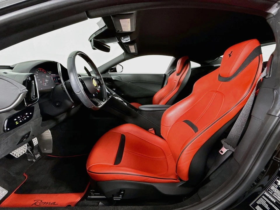2022 Ferrari Roma - Image 28 of 31