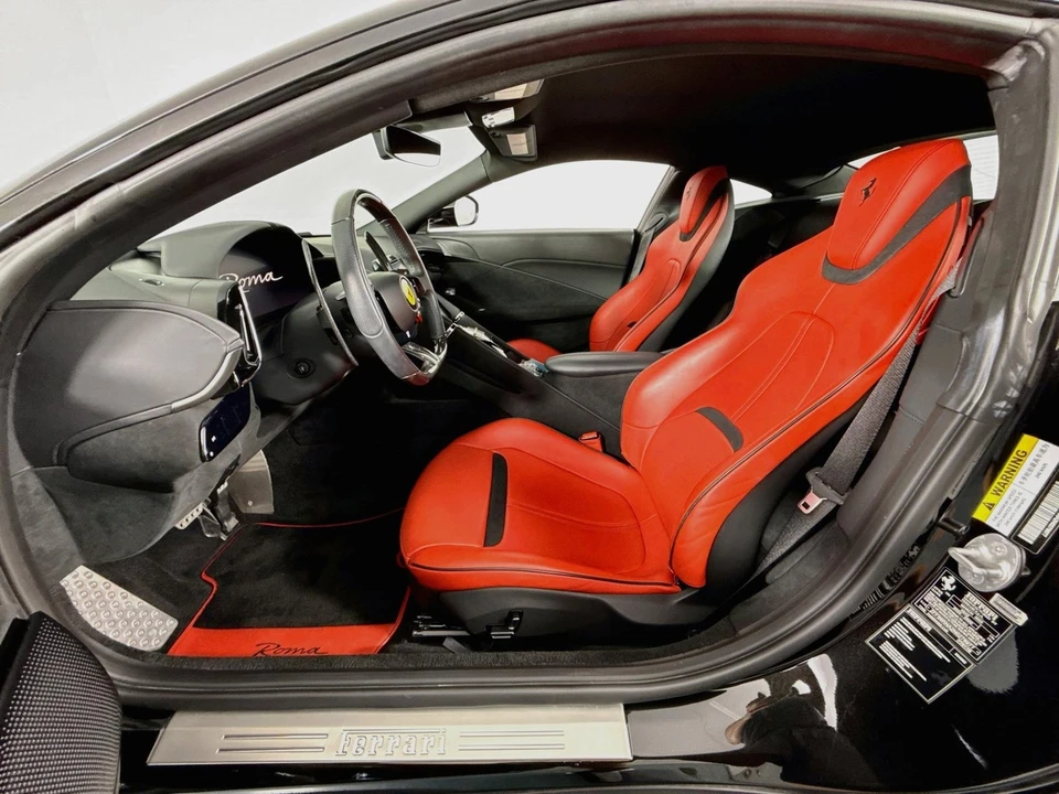 2022 Ferrari Roma - Image 14 of 31