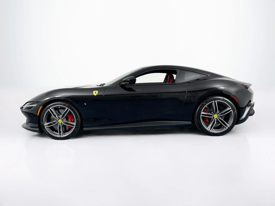 2022 Ferrari Roma - Image 12 of 31