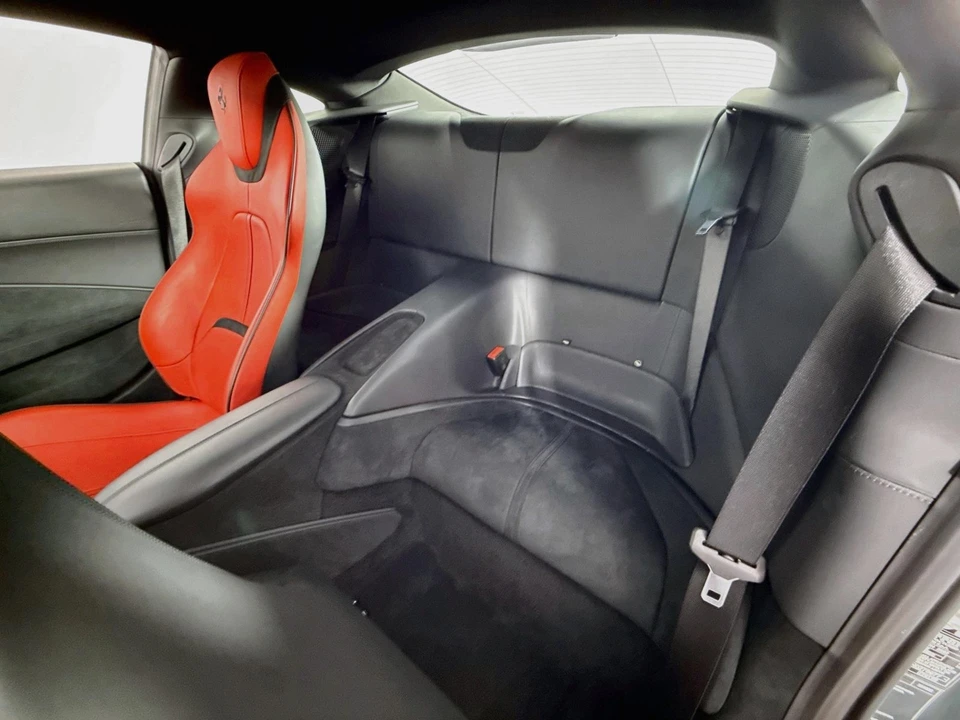 2022 Ferrari Roma - Image 24 of 31