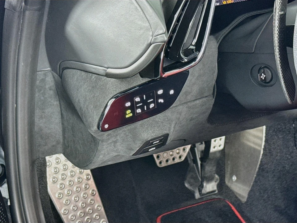 2022 Ferrari Roma - Image 13 of 31