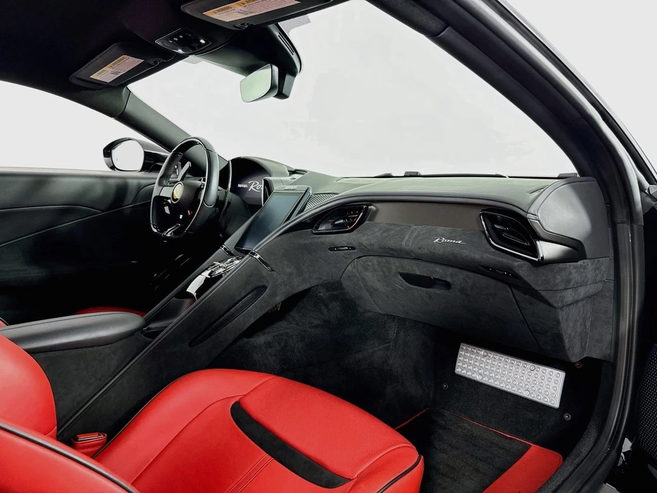 2022 Ferrari Roma - Image 8 of 31