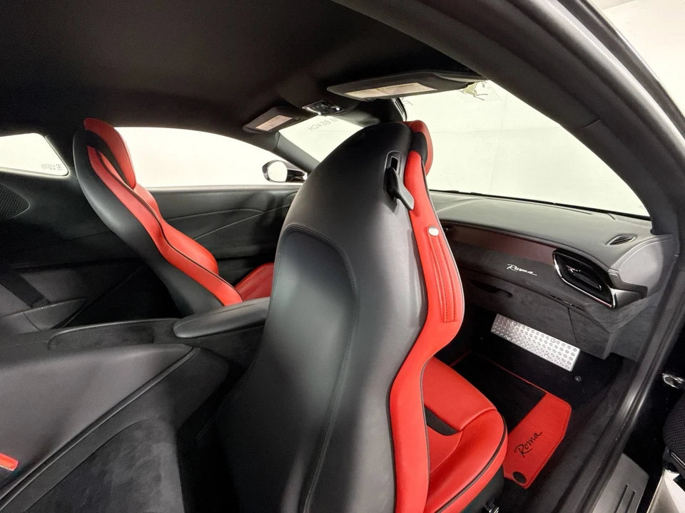 2022 Ferrari Roma - Image 24 of 31