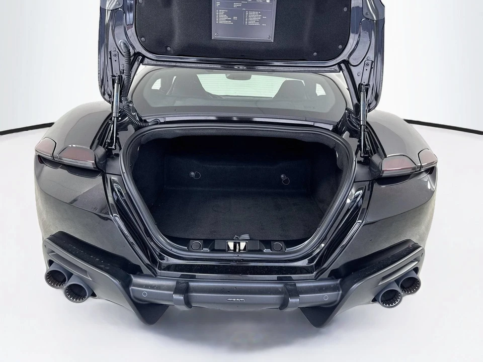 2022 Ferrari Roma - Image 27 of 31