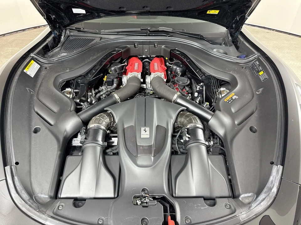 2022 Ferrari Roma - Image 21 of 31