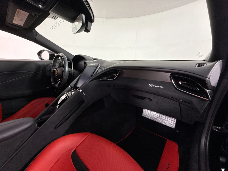 2022 Ferrari Roma - Image 26 of 31