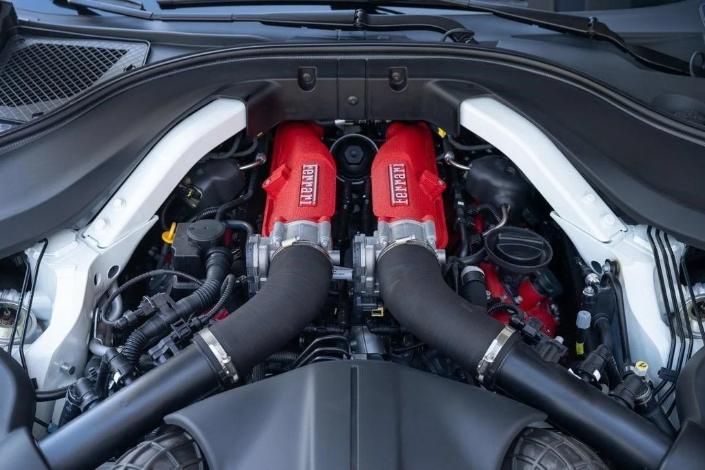 2022 Ferrari Roma - Image 12 of 31
