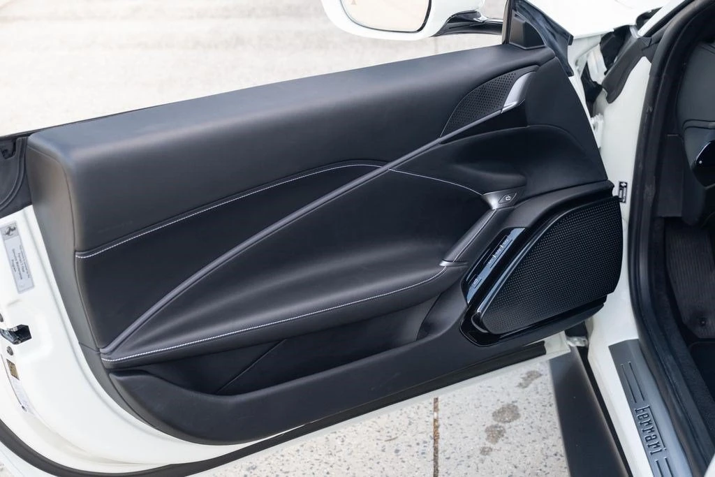 2022 Ferrari Roma - Image 26 of 31