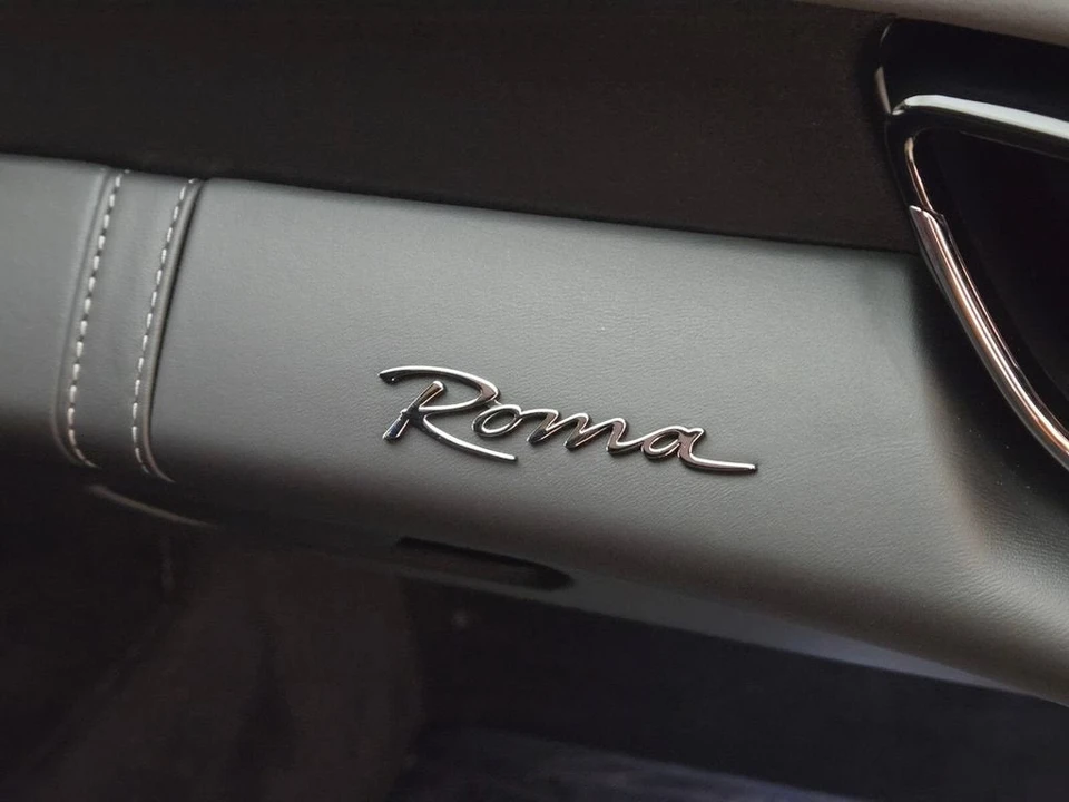 2022 Ferrari Roma - Image 29 of 31