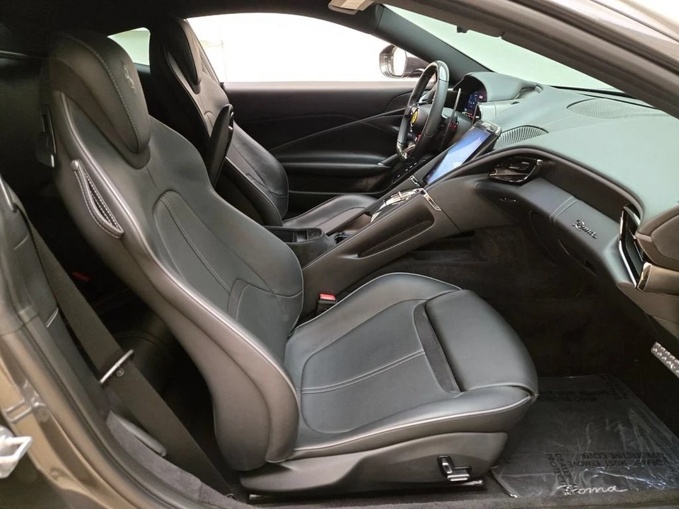 2022 Ferrari Roma - Image 27 of 31