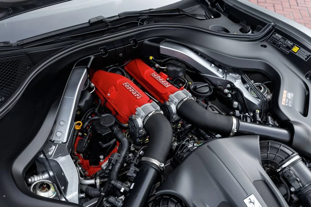 2022 Ferrari Roma - Image 11 of 31