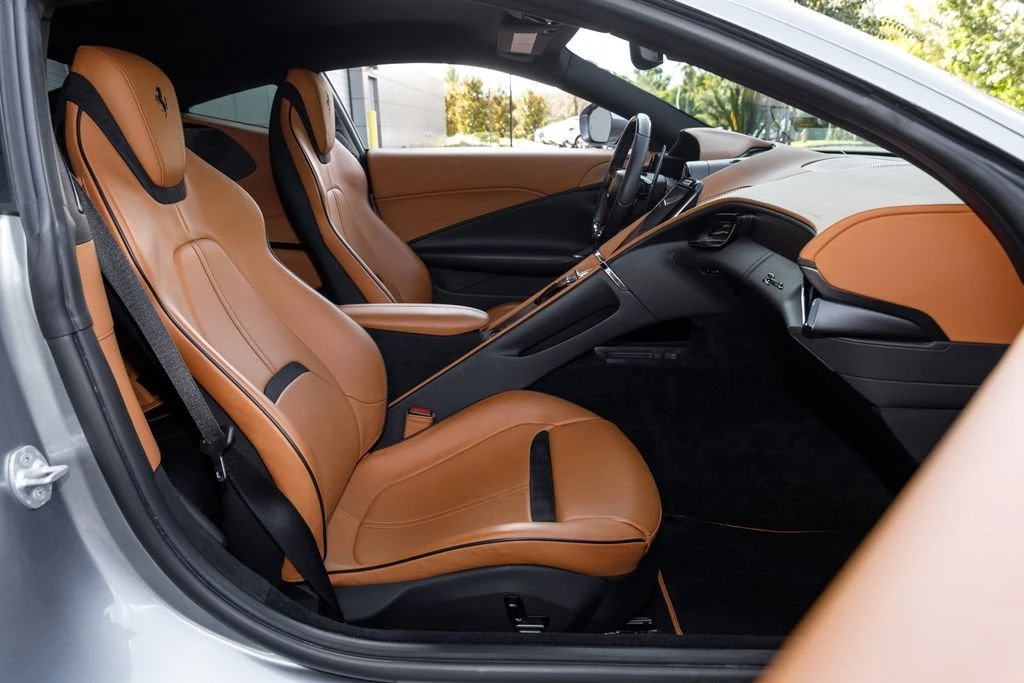 2022 Ferrari Roma - Image 14 of 31