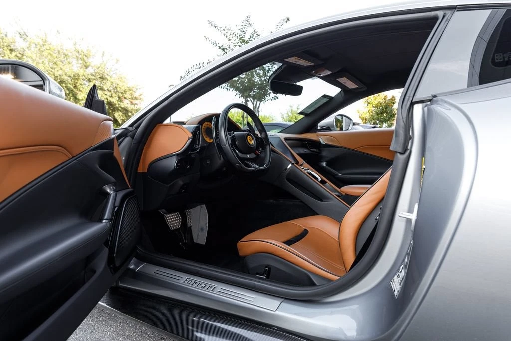 2022 Ferrari Roma - Image 23 of 31