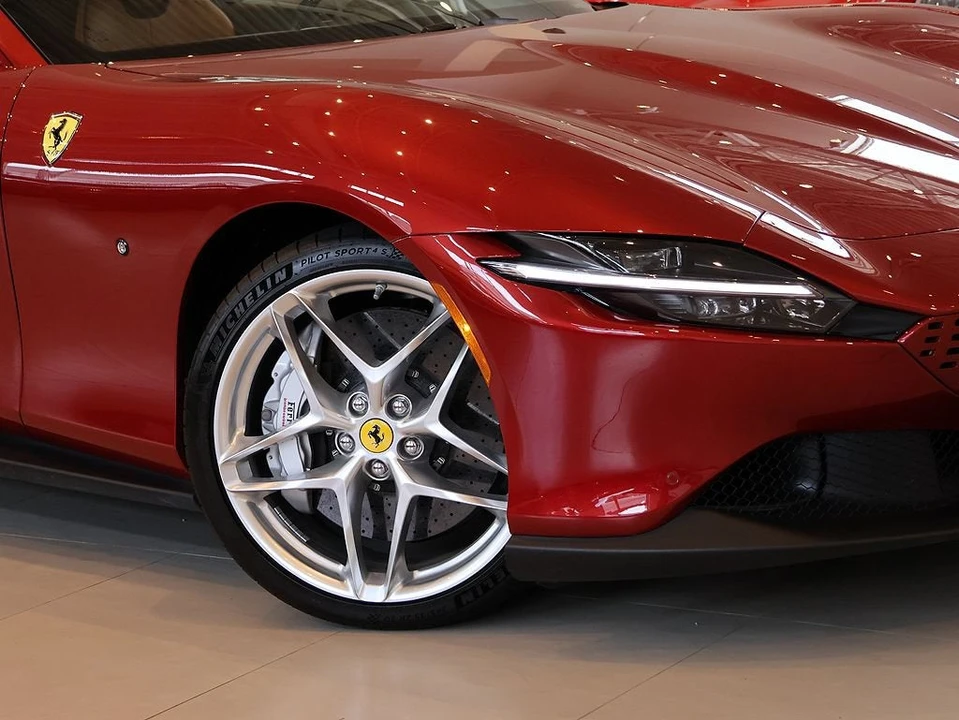 2022 Ferrari Roma - Image 29 of 31