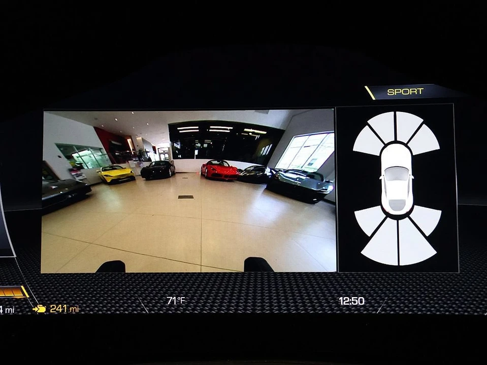 2022 Ferrari Roma - Image 27 of 31