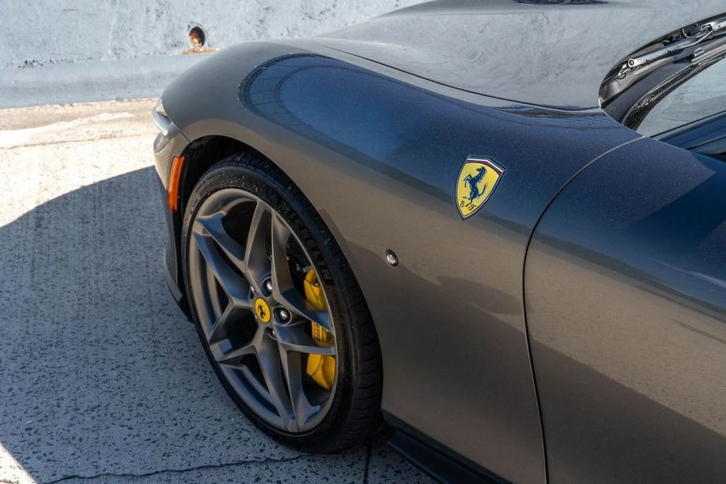 2022 Ferrari Roma - Image 16 of 31