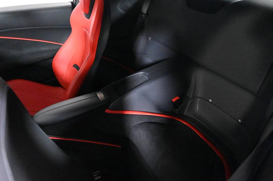 2022 Ferrari Roma - Image 18 of 30