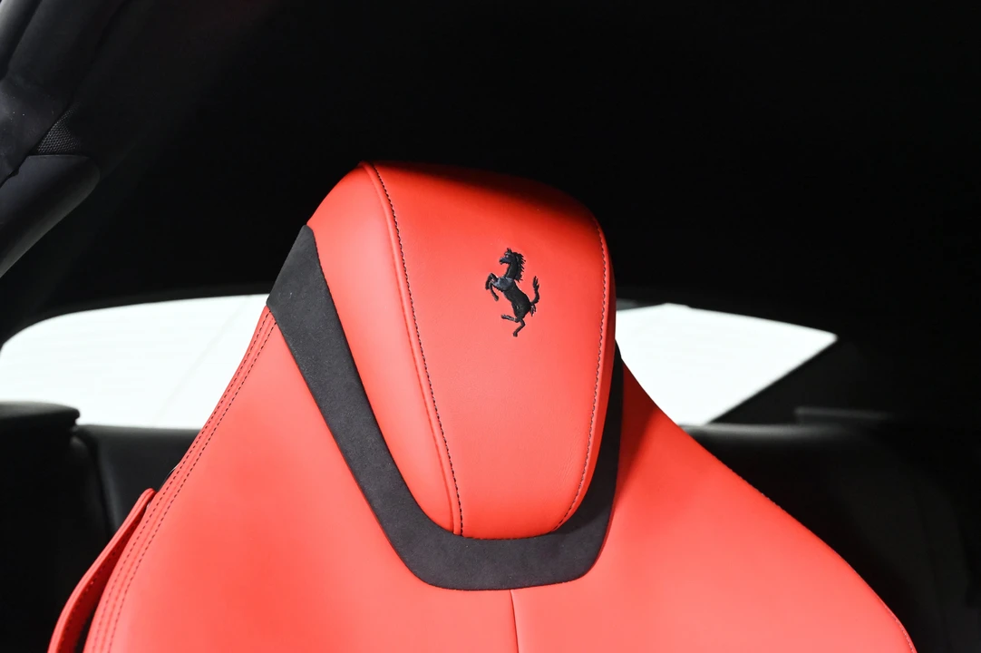 2022 Ferrari Roma - Image 20 of 30