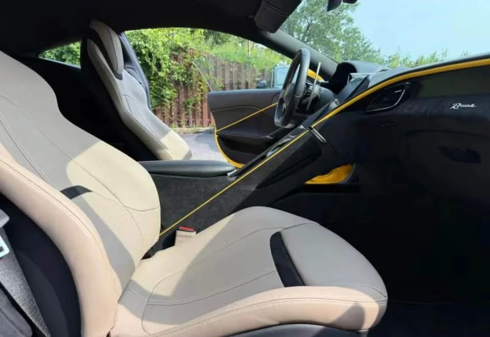 2022 Ferrari Roma - Image 7 of 10