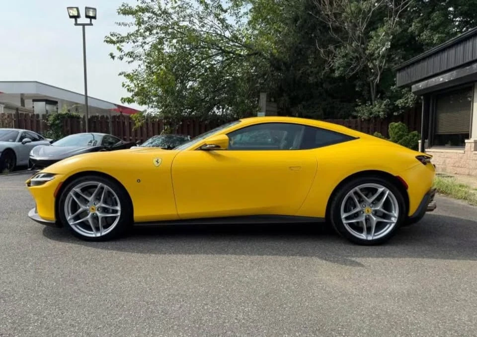 2022 Ferrari Roma - Image 5 of 10
