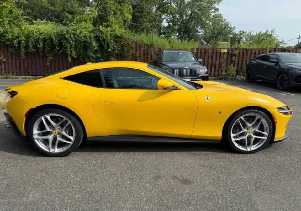 2022 Ferrari Roma - Image 4 of 10