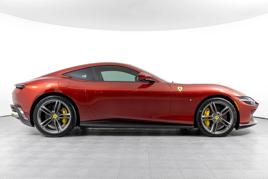 2022 Ferrari Roma - Image 13 of 21