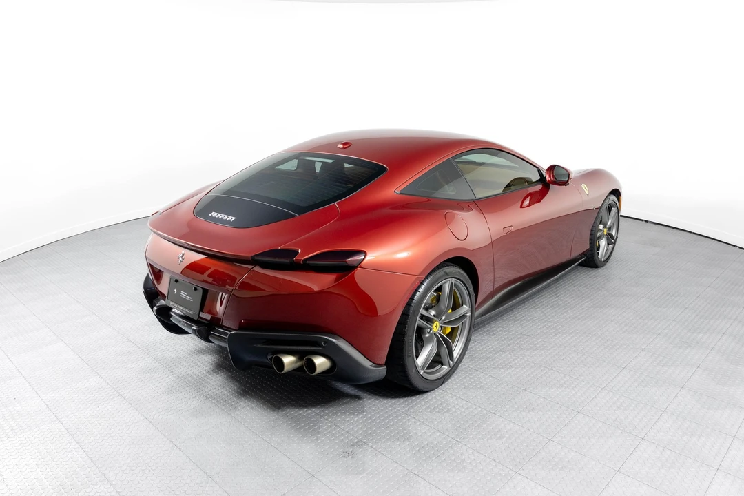 2022 Ferrari Roma - Image 2 of 21